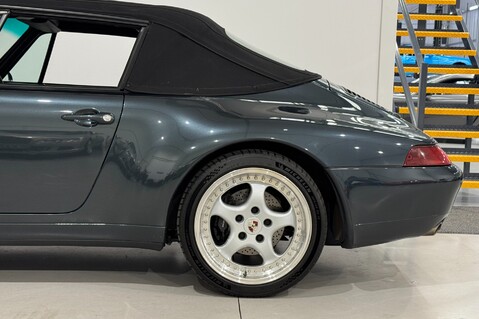 Porsche 911 CARRERA 32