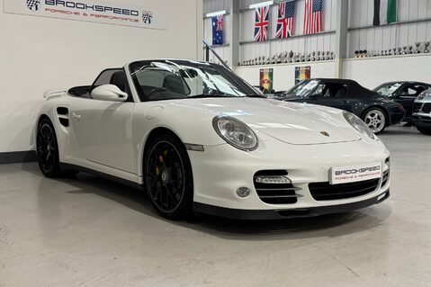 Porsche 911 TURBO S PDK 6