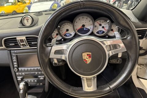 Porsche 911 TURBO S PDK 12