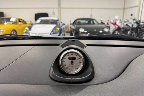 Porsche 911 TURBO S PDK 32