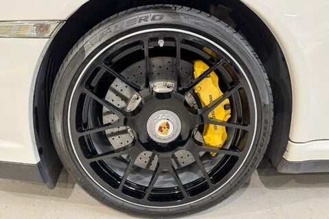Porsche 911 TURBO S PDK 33