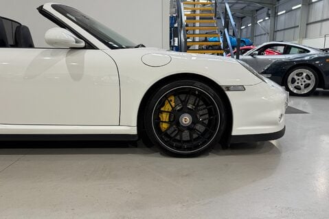 Porsche 911 TURBO S PDK 34