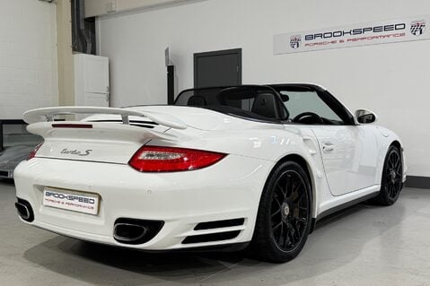Porsche 911 TURBO S PDK 7