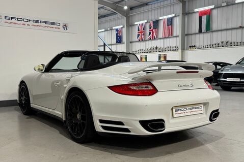 Porsche 911 TURBO S PDK 3