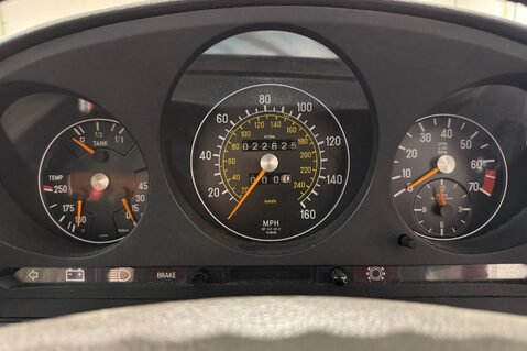 Mercedes-Benz SL Series 350 SL 11