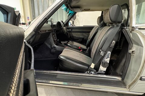 Mercedes-Benz SL Series 350 SL 18