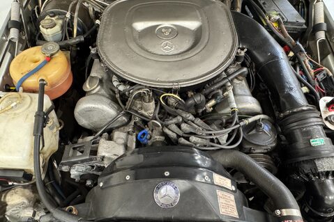 Mercedes-Benz SL Series 350 SL 22