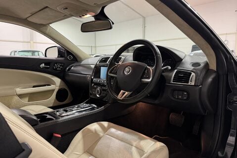 Jaguar XK PORTFOLIO 12