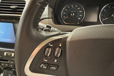 Jaguar XK PORTFOLIO 18