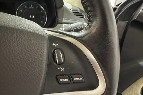 Jaguar XK PORTFOLIO 19