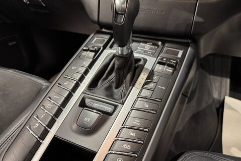 Porsche Macan GTS PDK 23