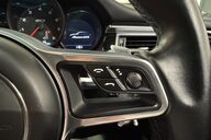 Porsche Macan GTS PDK 32
