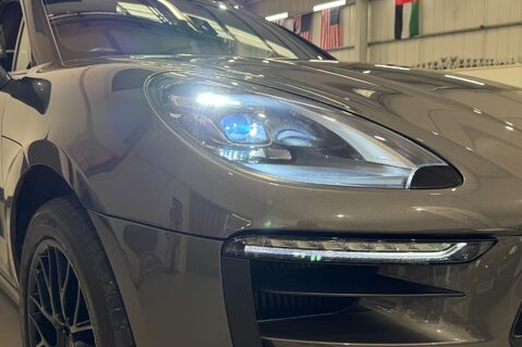 Porsche Macan GTS PDK 42