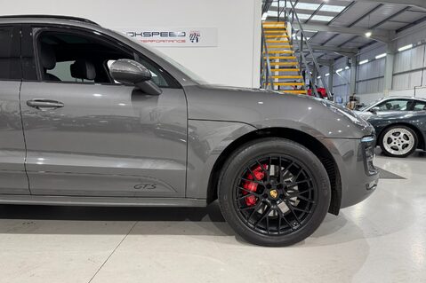 Porsche Macan GTS PDK 44