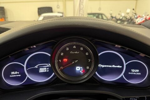 Porsche Cayenne V8 TURBO TIPTRONIC 11