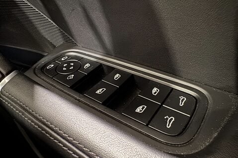 Porsche Cayenne V8 TURBO TIPTRONIC 27