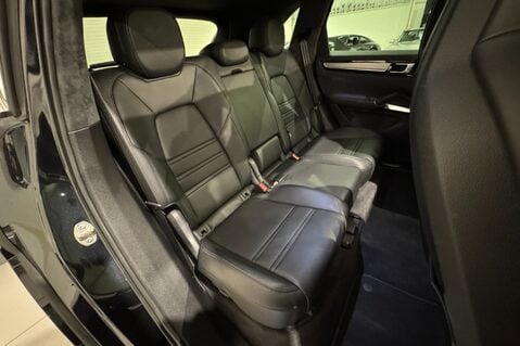 Porsche Cayenne V8 TURBO TIPTRONIC 23