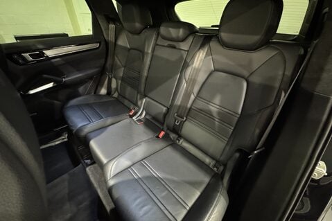 Porsche Cayenne V8 TURBO TIPTRONIC 25