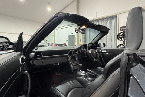 Porsche 911 CARRERA 2 TIPTRONIC S 17