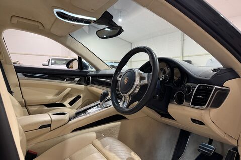 Porsche Panamera TURBO PDK 13