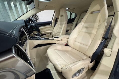 Porsche Panamera TURBO PDK 20