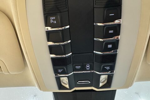 Porsche Panamera TURBO PDK 36