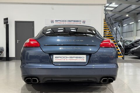 Porsche Panamera TURBO PDK 8