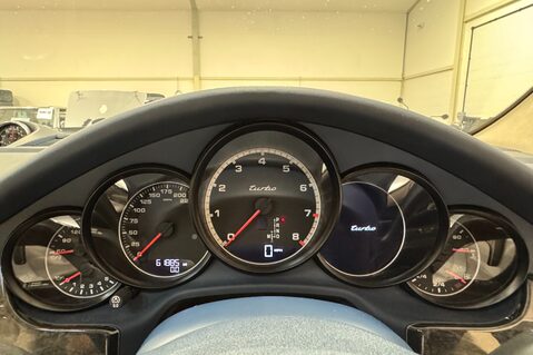 Porsche Panamera TURBO PDK 11