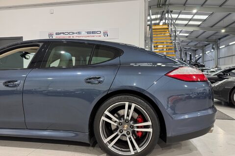 Porsche Panamera TURBO PDK 44