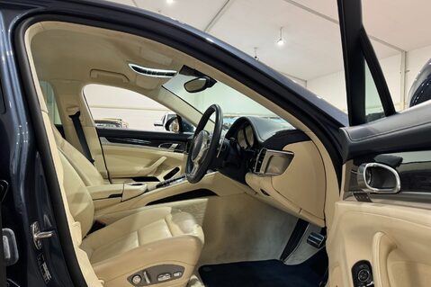 Porsche Panamera TURBO PDK 14