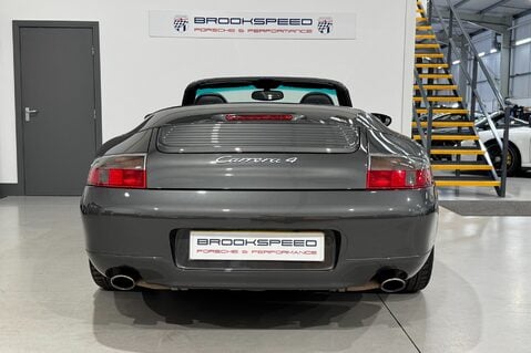 Porsche 911 Carrera 2 Cabriolet 8