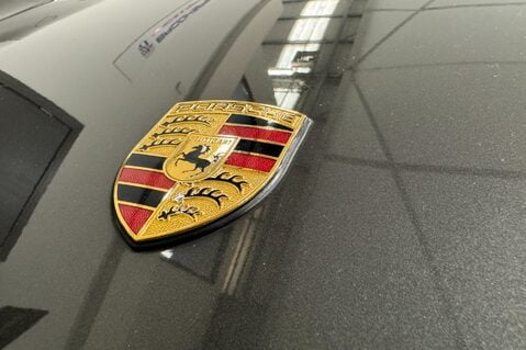 Porsche 911 Carrera 2 Cabriolet 32