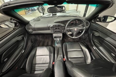 Porsche 911 Carrera 2 Cabriolet 21