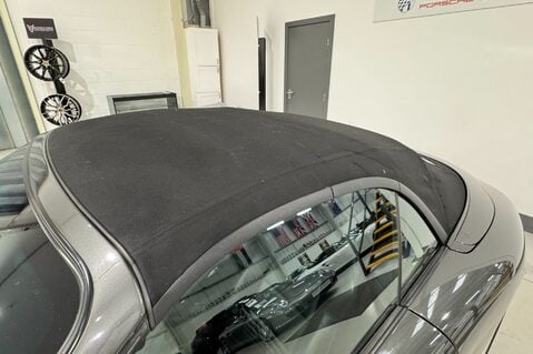 Porsche 911 Carrera 2 Cabriolet 24