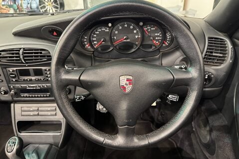 Porsche 911 Carrera 2 Cabriolet 12