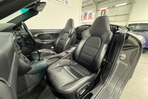 Porsche 911 Carrera 2 Cabriolet 19