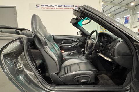 Porsche 911 Carrera 2 Cabriolet 14