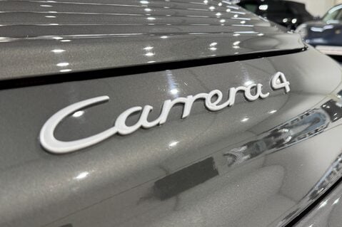 Porsche 911 Carrera 2 Cabriolet 33