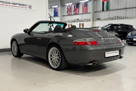 Porsche 911 Carrera 2 Cabriolet 3