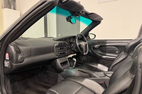 Porsche 911 Carrera 2 Cabriolet 17