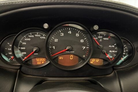 Porsche 911 Carrera 2 Cabriolet 11