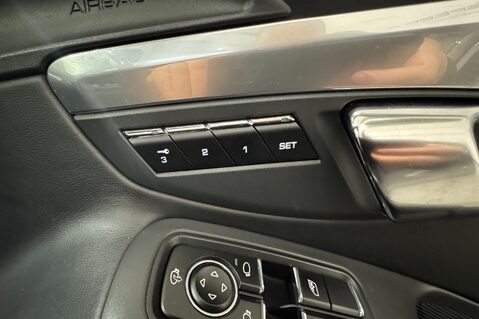 Porsche Boxster 24V S PDK 28