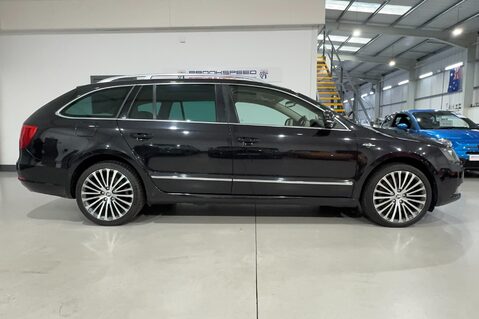 Skoda Superb LAURIN AND KLEMENT V6 DSG 2