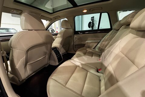 Skoda Superb LAURIN AND KLEMENT V6 DSG 30