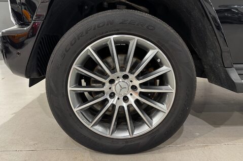 Mercedes-Benz G Series G 400 D 4MATIC AMG LINE PREMIUM 32