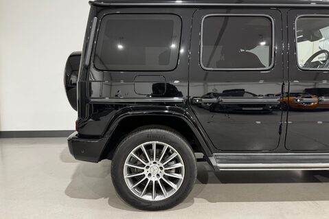 Mercedes-Benz G Series G 400 D 4MATIC AMG LINE PREMIUM 37