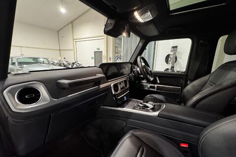 Mercedes-Benz G Series G 400 D 4MATIC AMG LINE PREMIUM 16