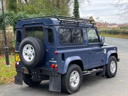 Land Rover Defender 90 XS STATION WAGON 8