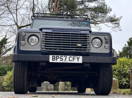 Land Rover Defender 90 XS STATION WAGON 11