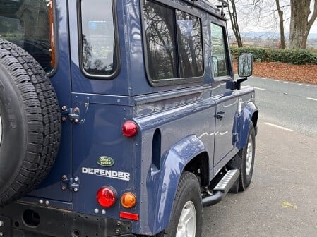 Land Rover Defender 90 XS STATION WAGON 15